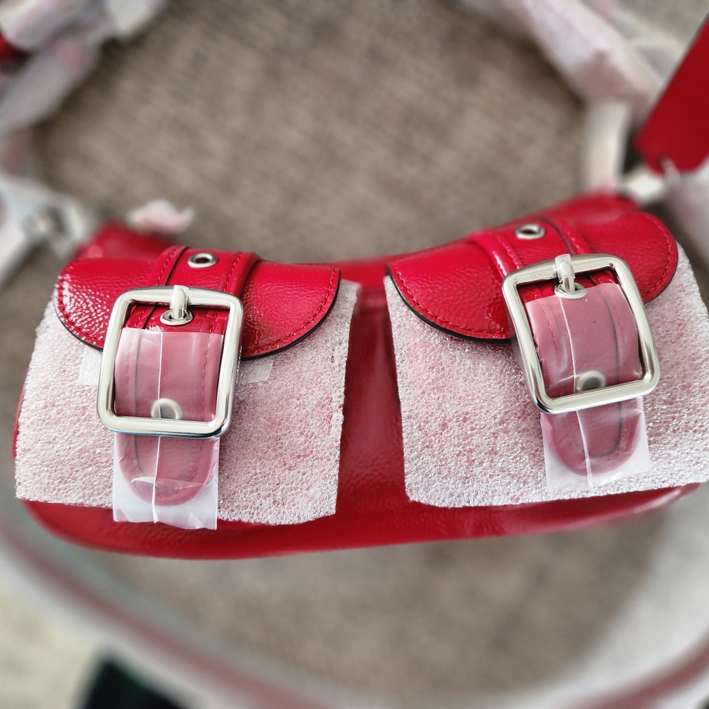 NWT Coach Ashton Crinkle Patent Leather Red Baguette Crossbody Bag CV943 - Picture 2 of 7